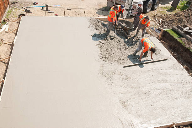 Best Concrete Pool Decks in Shiner, TX